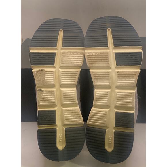 On Kids' Cloud Sky Running Sneaker Size US Y5 - Picture 9 of 10